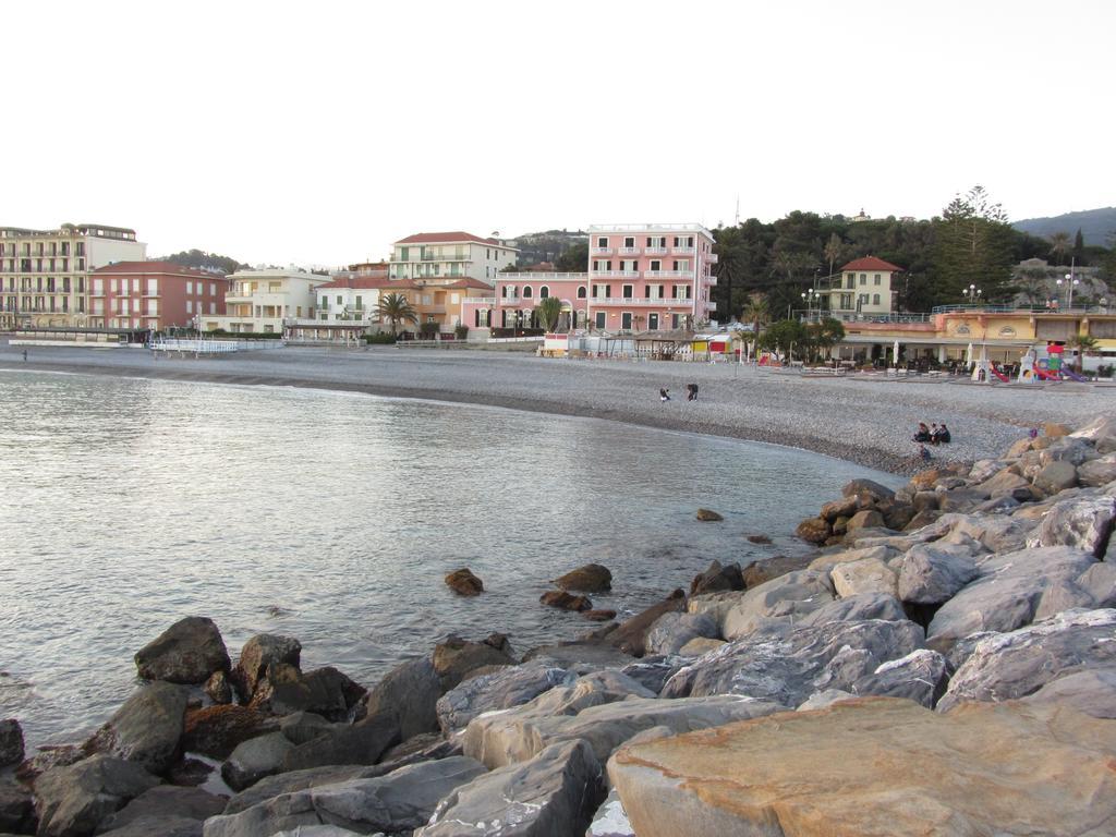 La Casa Della Zia Βίλα Bordighera Δωμάτιο φωτογραφία